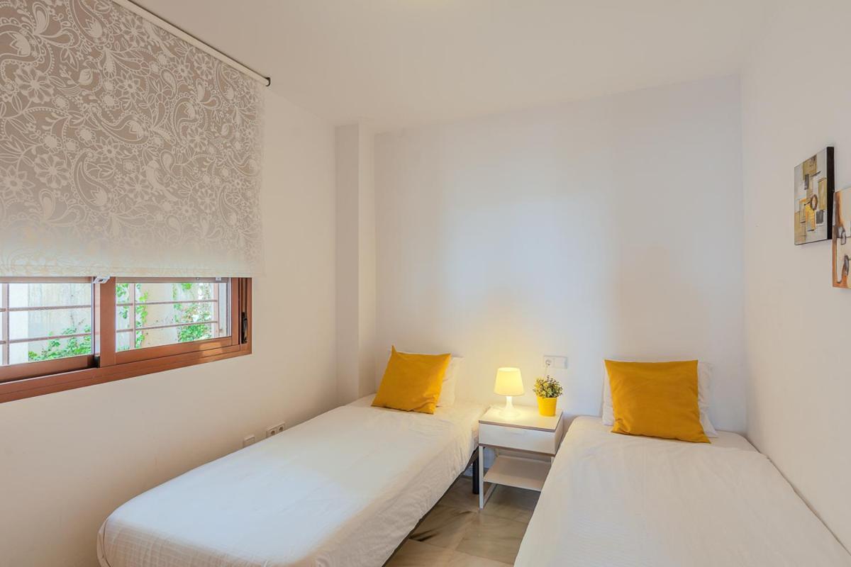 Andaluz Apartments Mar De Нерха Стая снимка